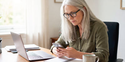 womanworkingatcomputer