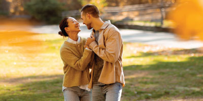 couplesmilingateachother